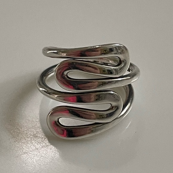 Beautiful 925 Silver Ring size 6 Statement Piece - Picture 1 of 3